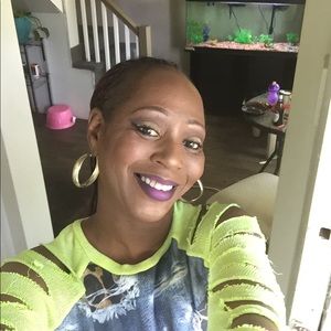 Meet your Posher, Sharon